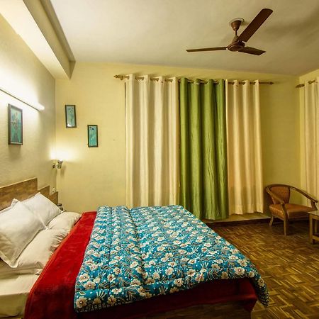 Kalinga Grand Hotel Manāli Екстериор снимка