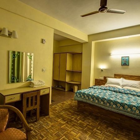 Kalinga Grand Hotel Manāli Екстериор снимка