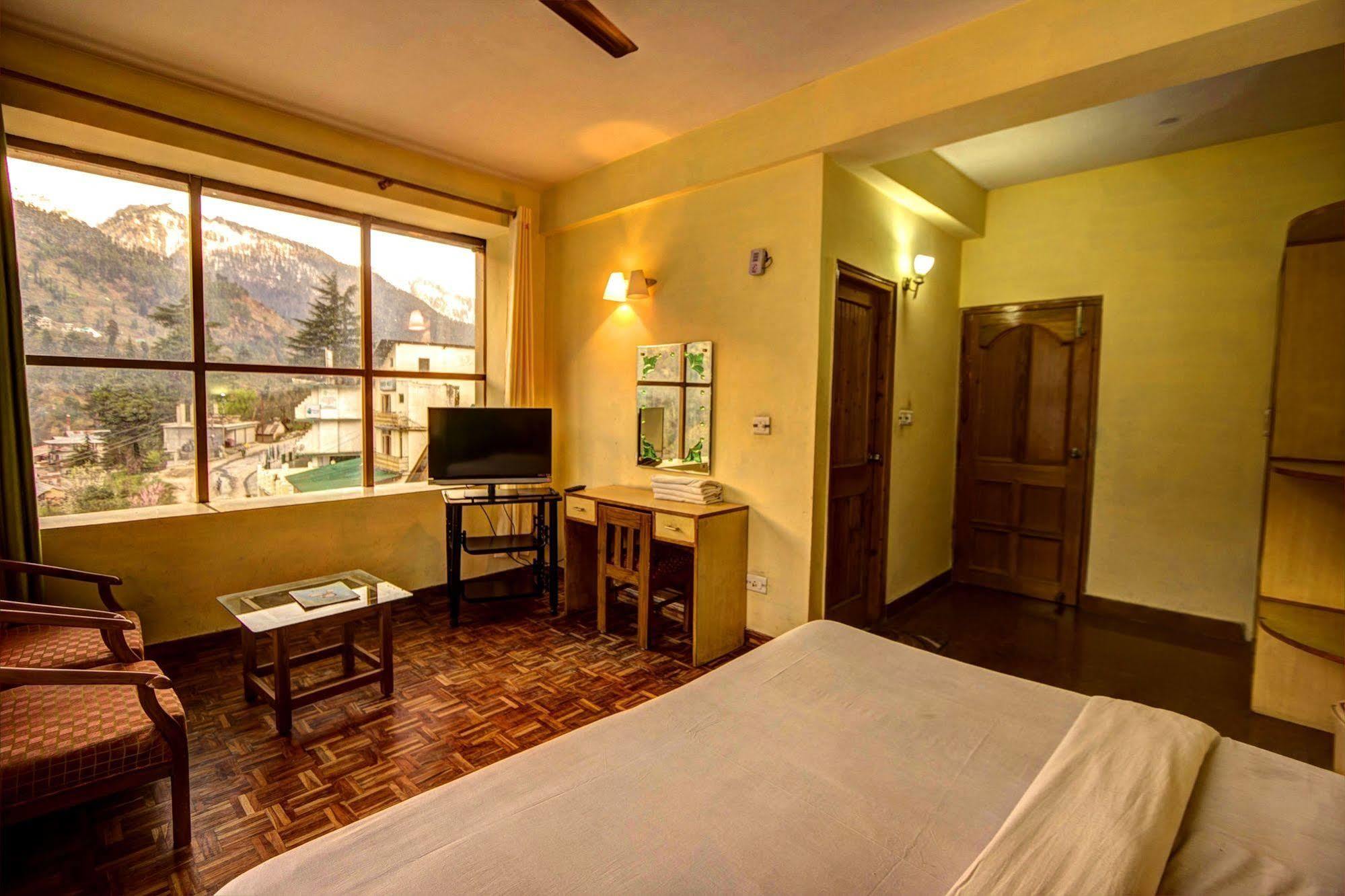 Kalinga Grand Hotel Manāli Екстериор снимка