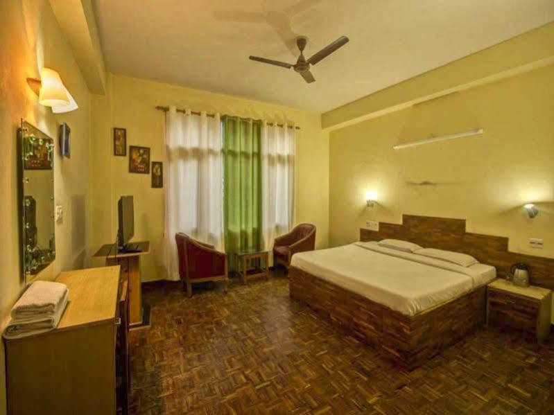Kalinga Grand Hotel Manāli Екстериор снимка
