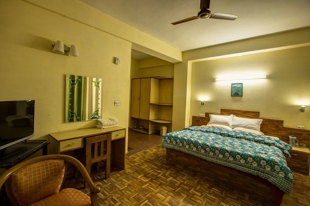 Kalinga Grand Hotel Manāli Екстериор снимка